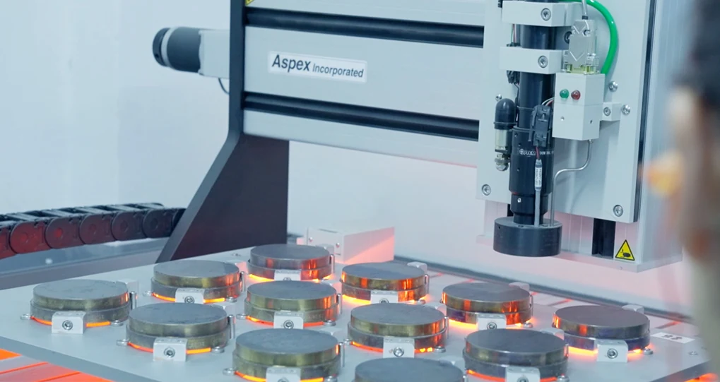 Automatic spinneret inspection system